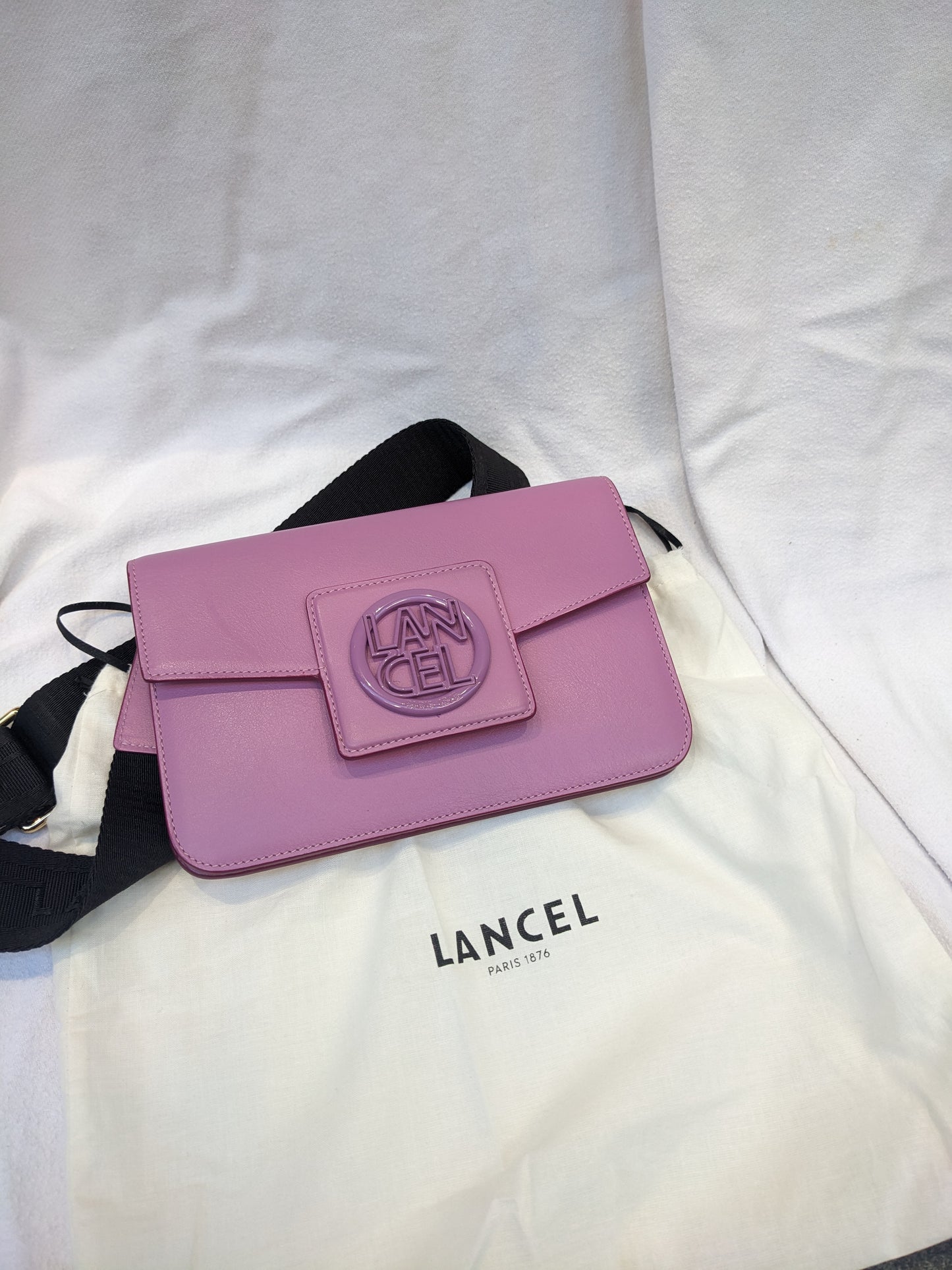 Pochette rose de Lancel