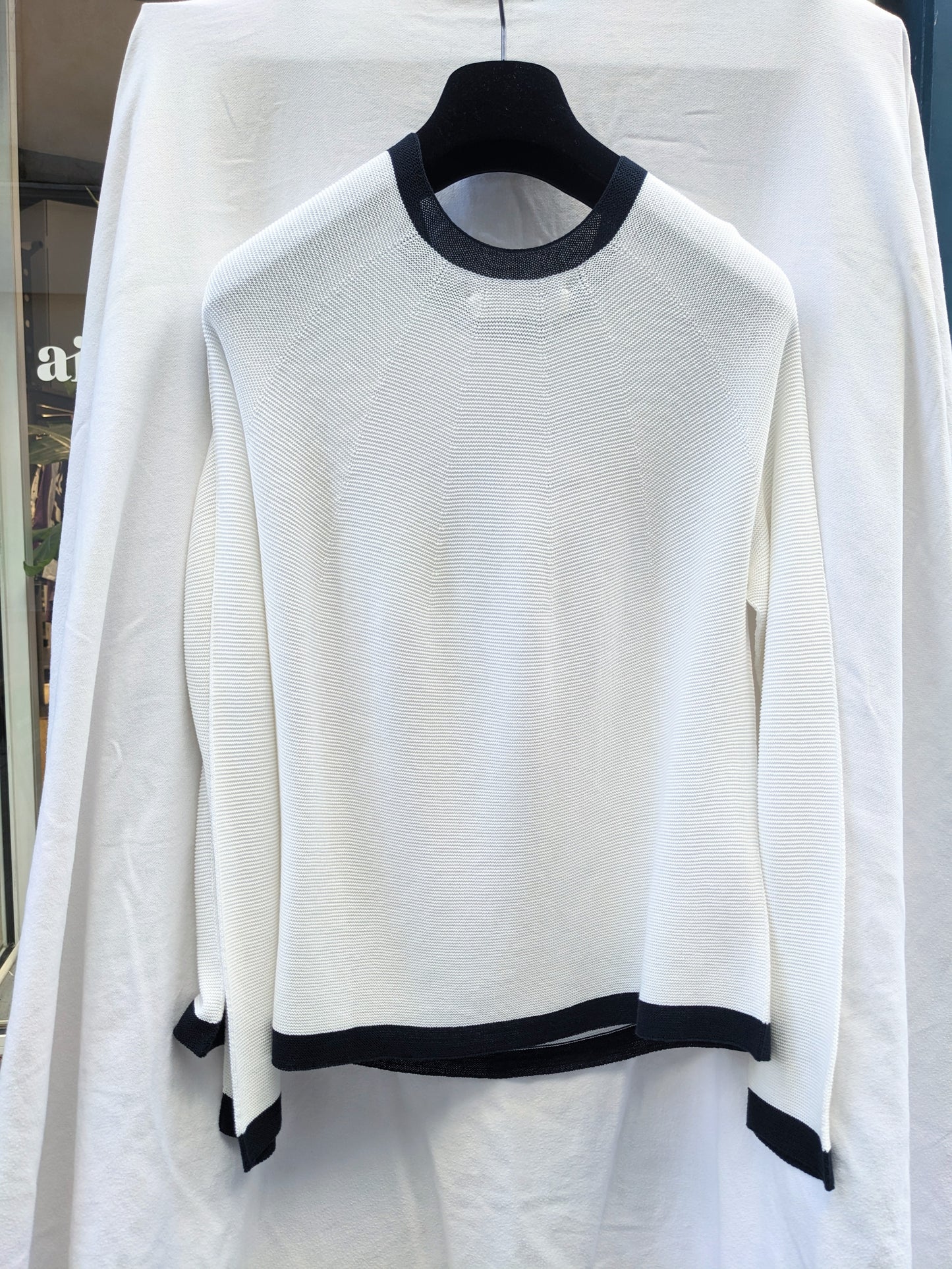 Pull noir et blanc Liviana Conti
